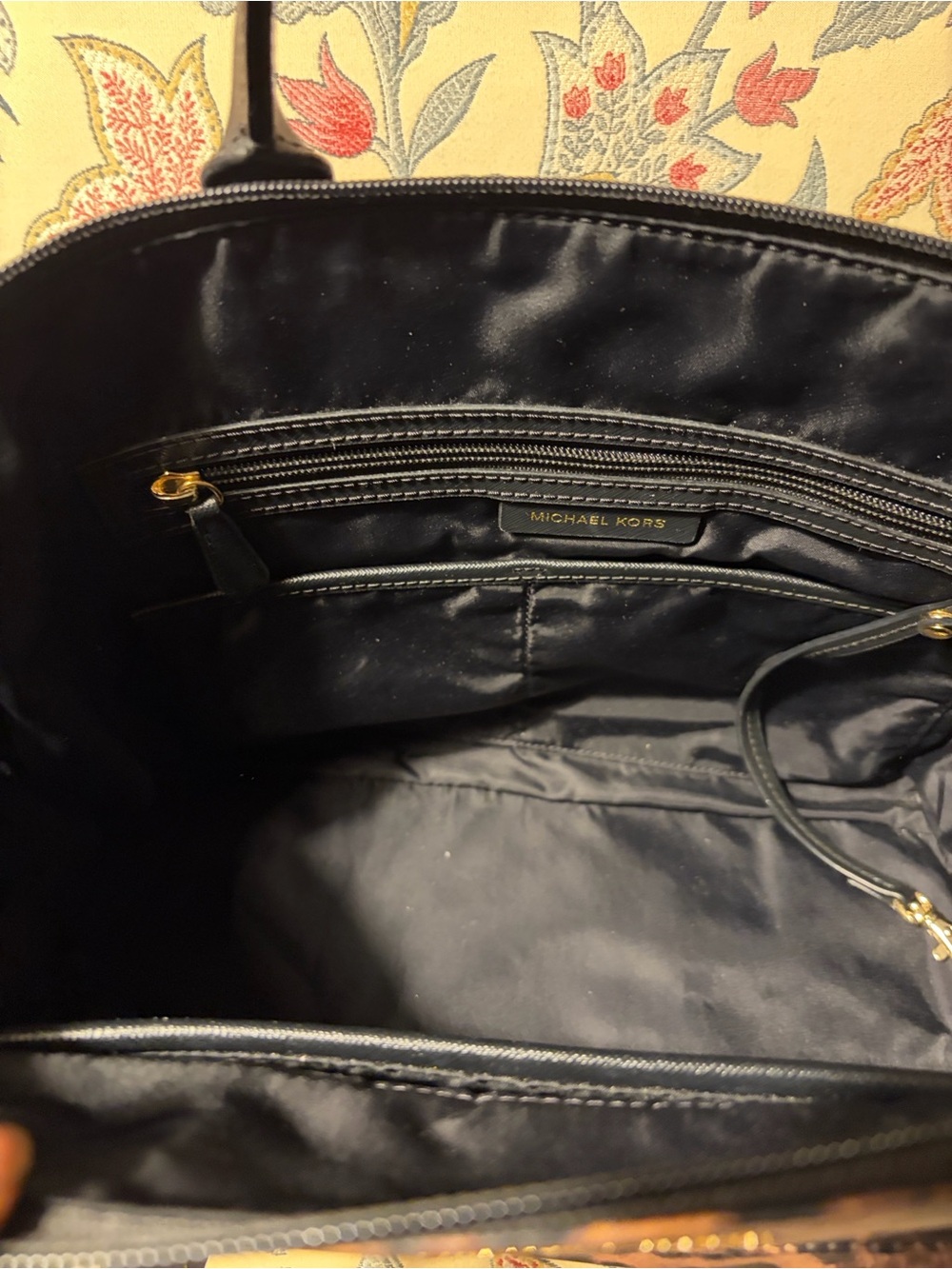 Michael Kors Kelsey Leopard Print Medium Tote Bag w/Black Trim GUC. - Picture 5 of 10